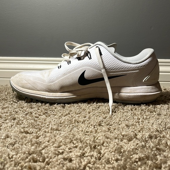 Nike Men’s - Picture 2 of 5